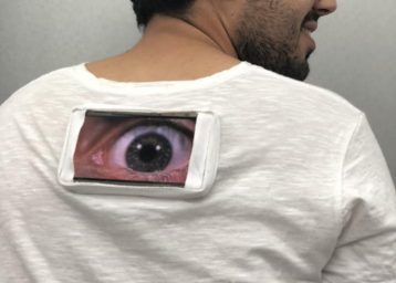 חולצת טי מעוצבת - סטודנטים לתקשורת חזותית של שנקר הנדסאים